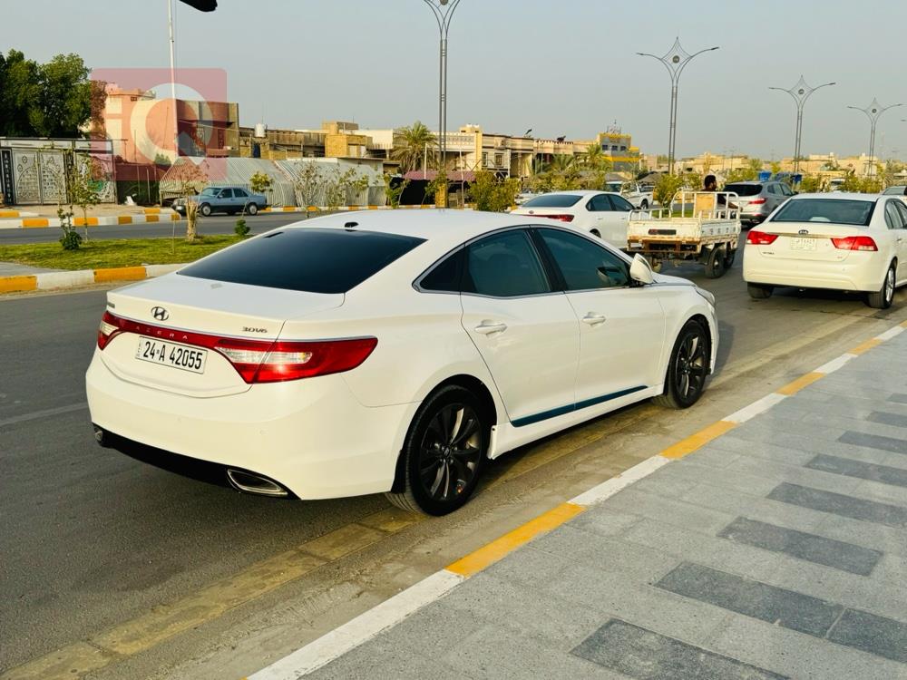 هيونداي أزيرا